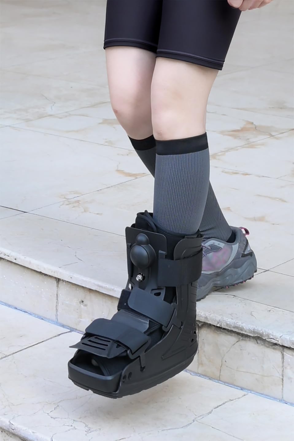 Short Inflatable Walking Boot V174