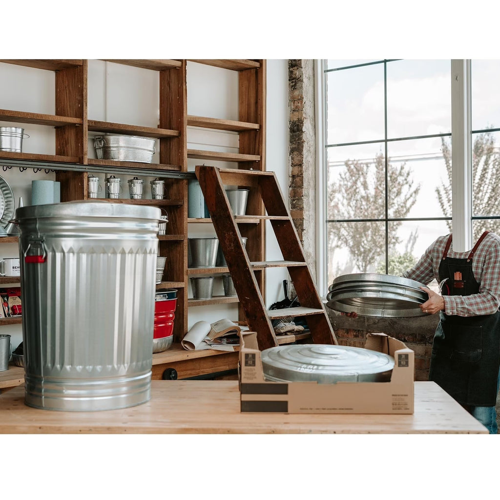 31 Gallon Galvanized Steel Storage Can with Lid T88162