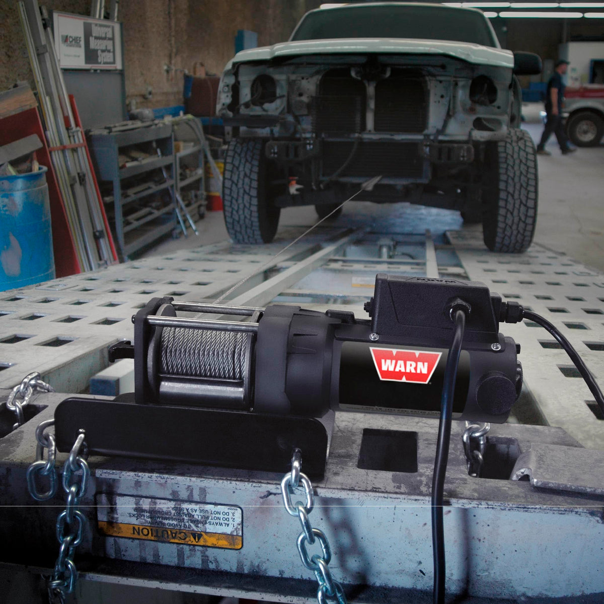 12V Electric Winch with 2000 lb Pulling Capacity C6685